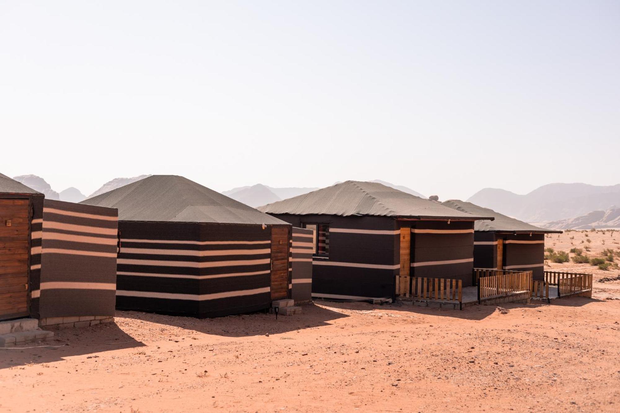 Bed and Breakfast Beduin Star Trail Camp Wadi Rum Zewnętrze zdjęcie