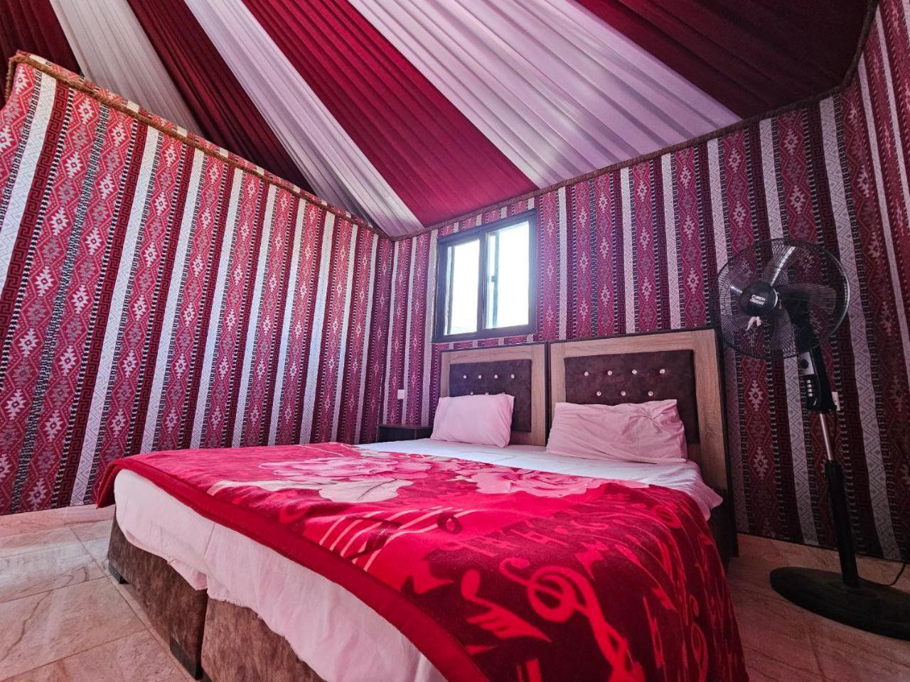Bed and Breakfast Beduin Star Trail Camp Wadi Rum Zewnętrze zdjęcie