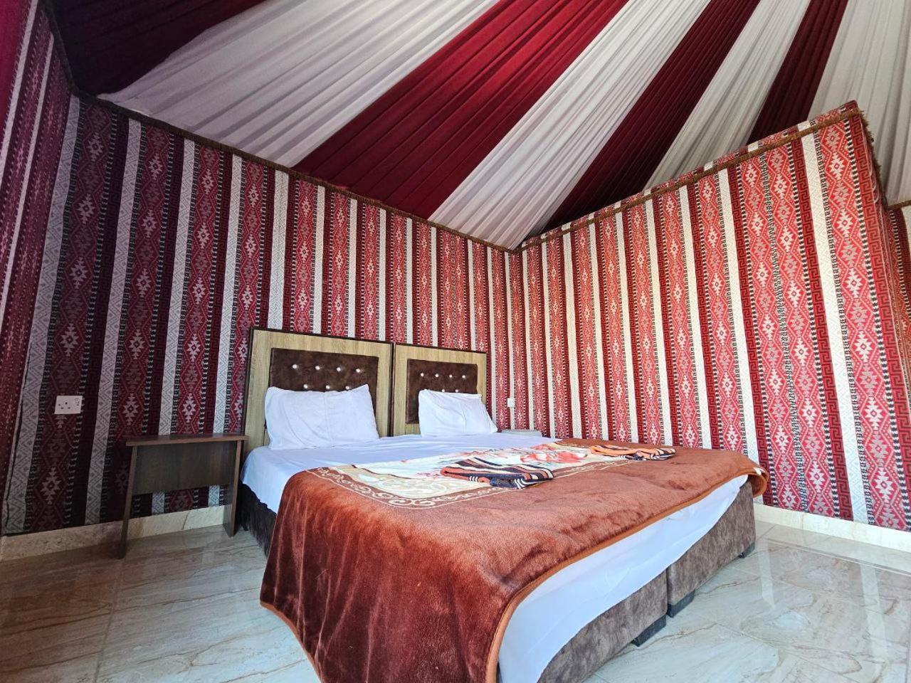 Bed and Breakfast Beduin Star Trail Camp Wadi Rum Zewnętrze zdjęcie