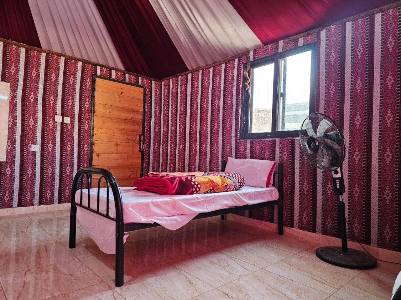Bed and Breakfast Beduin Star Trail Camp Wadi Rum Zewnętrze zdjęcie