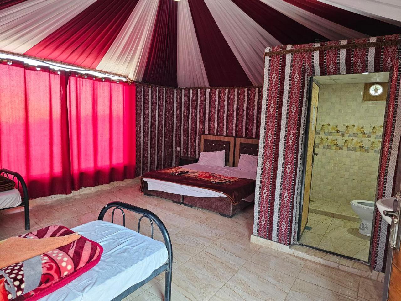 Bed and Breakfast Beduin Star Trail Camp Wadi Rum Zewnętrze zdjęcie