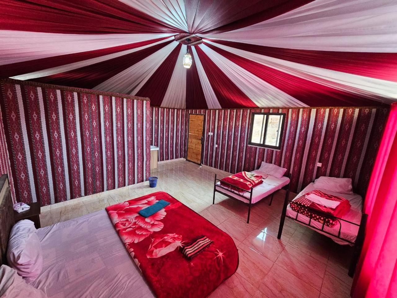 Bed and Breakfast Beduin Star Trail Camp Wadi Rum Zewnętrze zdjęcie