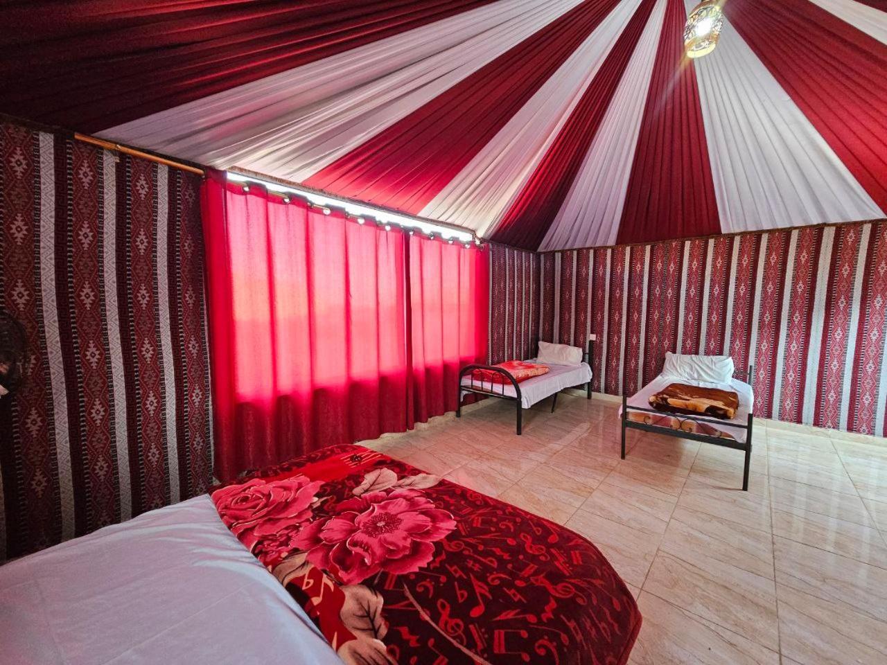 Bed and Breakfast Beduin Star Trail Camp Wadi Rum Zewnętrze zdjęcie