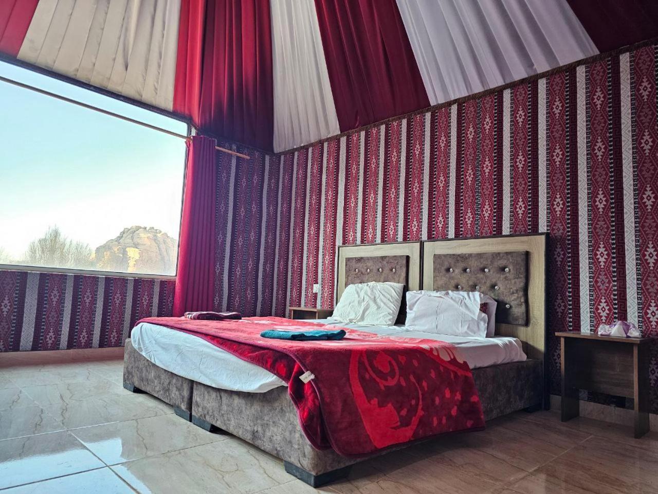 Bed and Breakfast Beduin Star Trail Camp Wadi Rum Zewnętrze zdjęcie