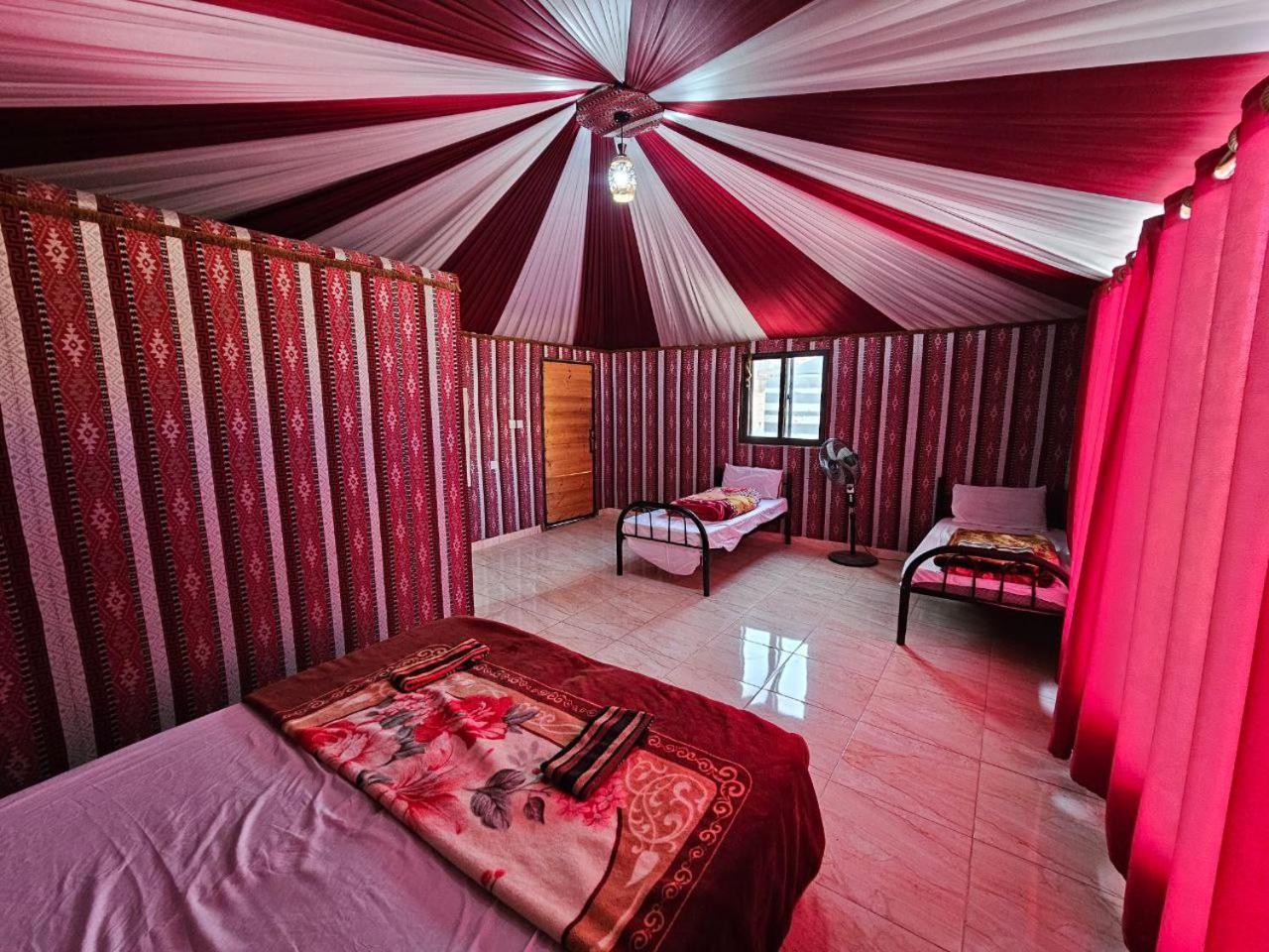 Bed and Breakfast Beduin Star Trail Camp Wadi Rum Zewnętrze zdjęcie