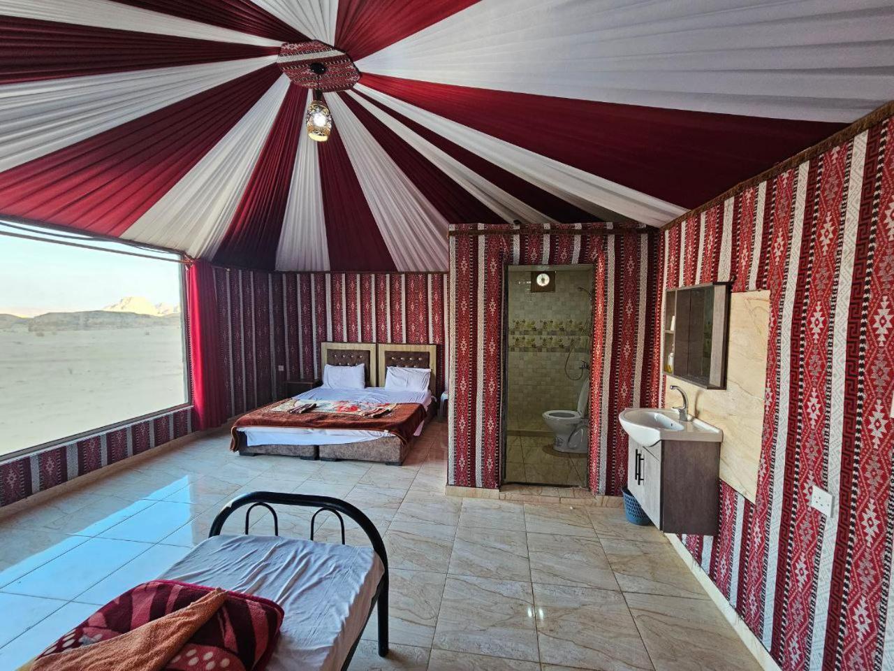 Bed and Breakfast Beduin Star Trail Camp Wadi Rum Zewnętrze zdjęcie