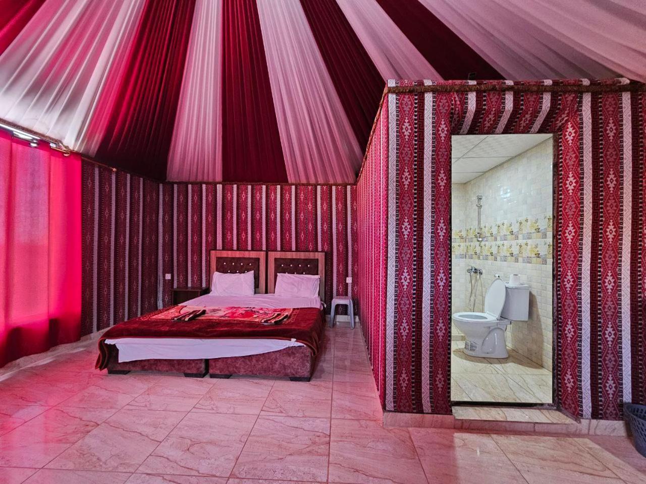Bed and Breakfast Beduin Star Trail Camp Wadi Rum Zewnętrze zdjęcie