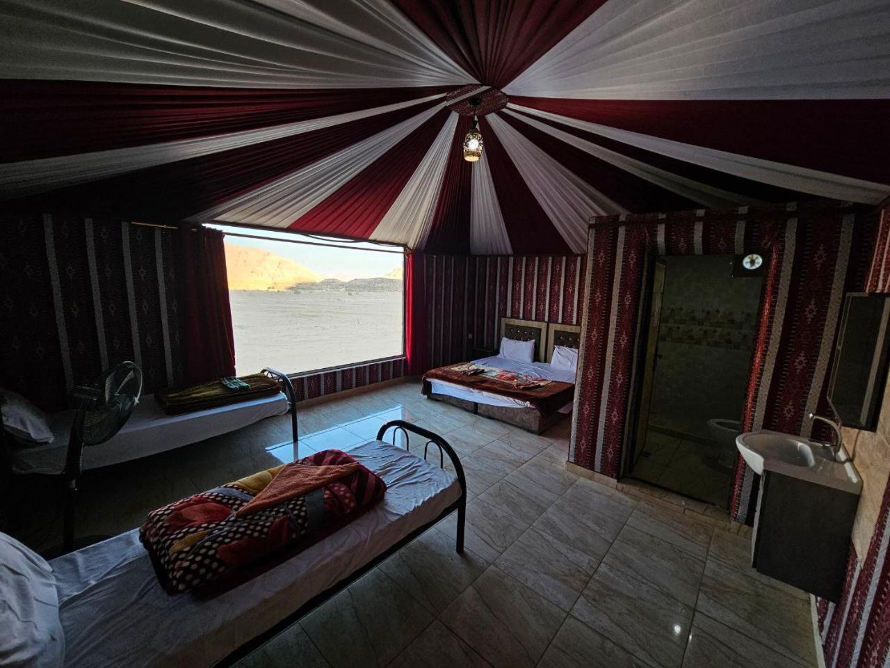 Bed and Breakfast Beduin Star Trail Camp Wadi Rum Zewnętrze zdjęcie
